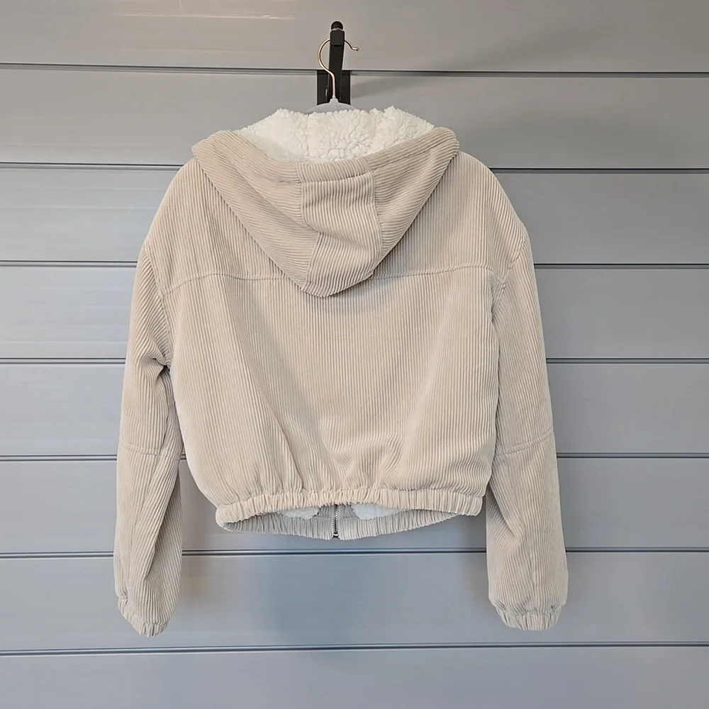 Love Tree Cropped Corduroy Sherpa Jacket - Picture 4 of 11